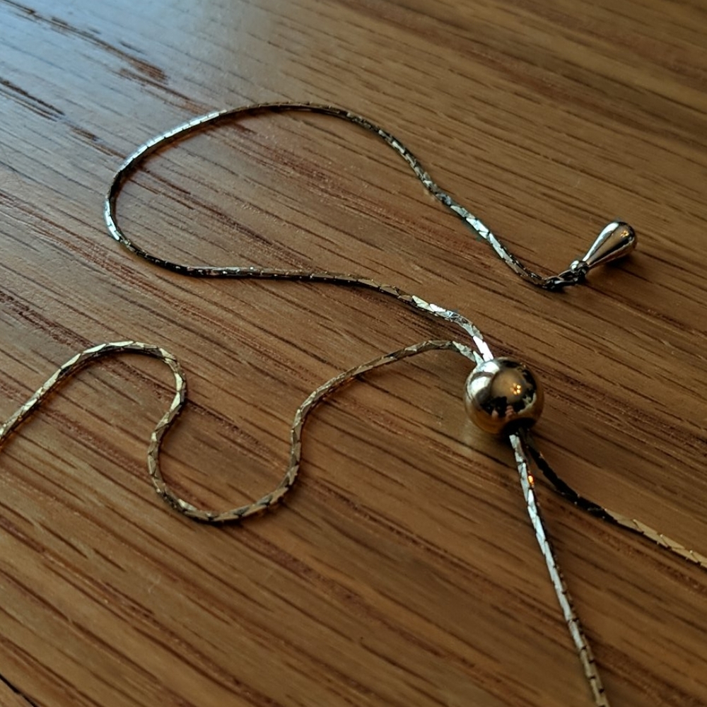 Gold adjustable chain necklace